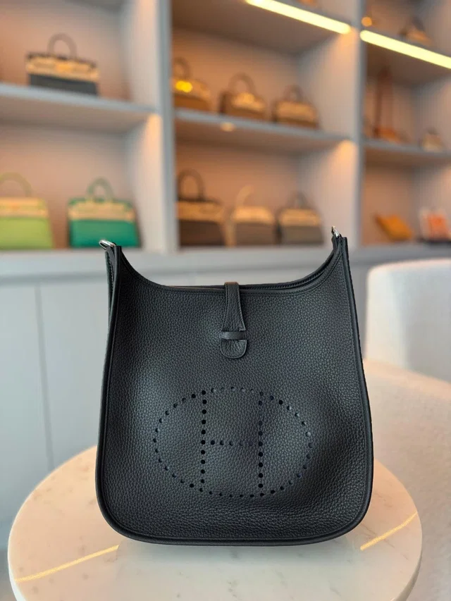 Hermès Evelyn 29 Black Clemence in Black Clemence leather from Luxury Promise