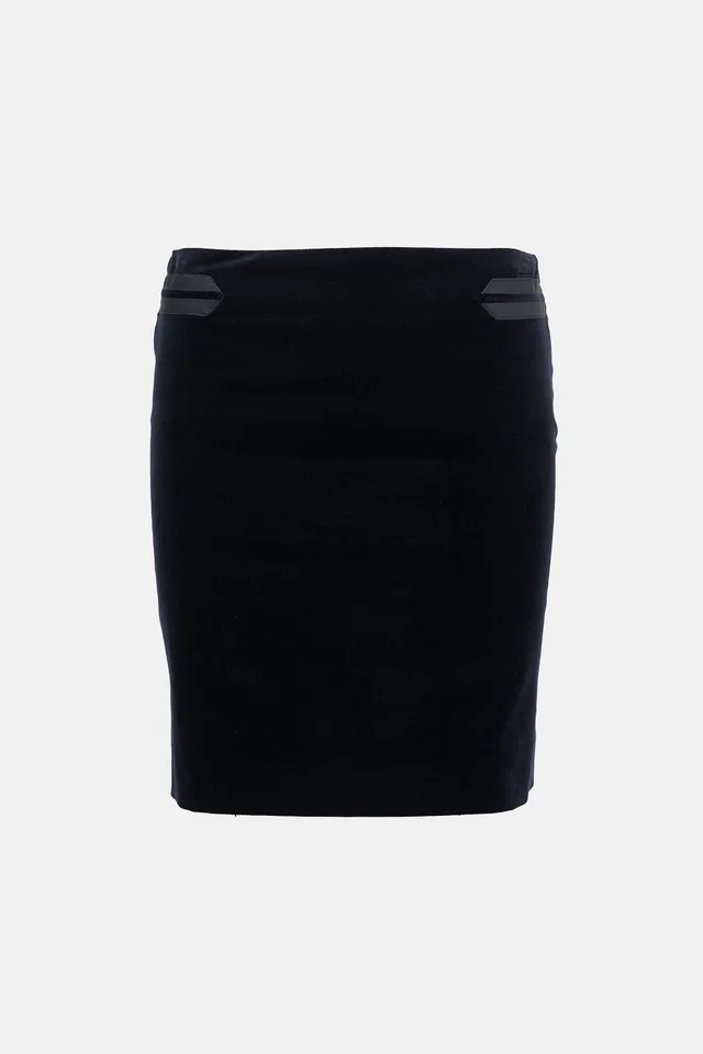 Gucci 2005 Velvet Skirt in Velvet from VSP Consignment