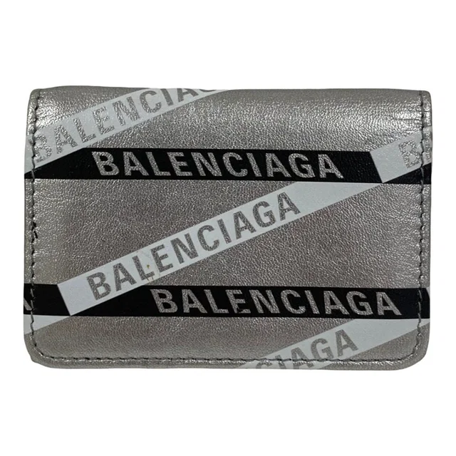 Balenciaga Everyday Leather Wallet in Leather from LuxUness