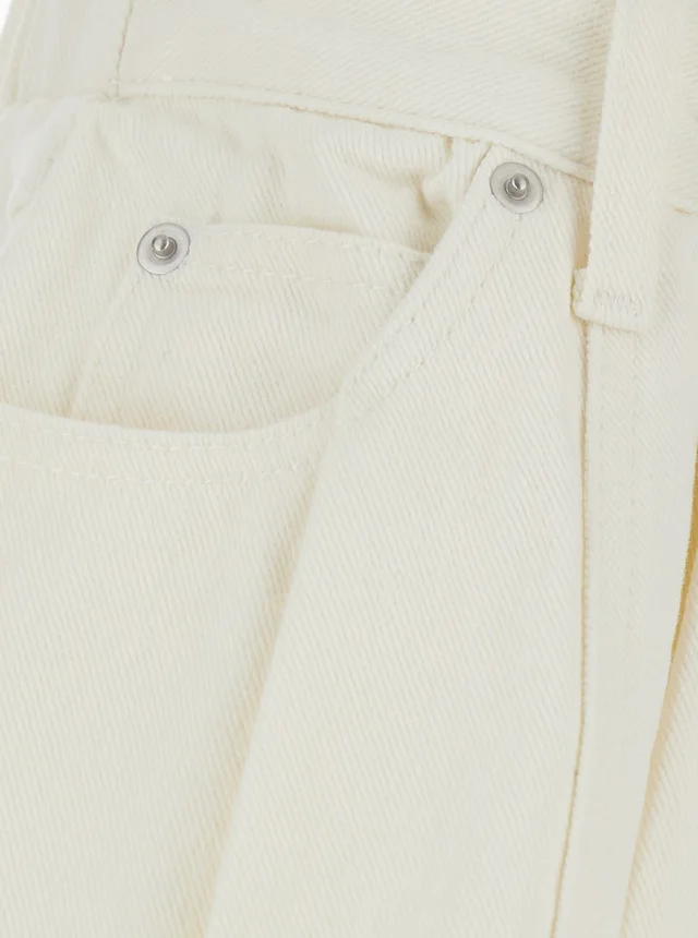 SEA NYC Shorts 'STASIA DENIM JEAN' White with Front Pockets and Denim Details for Women in White 90% Cotton 10% Viscose, photo 6 of 6 from Gaudenzi Boutique