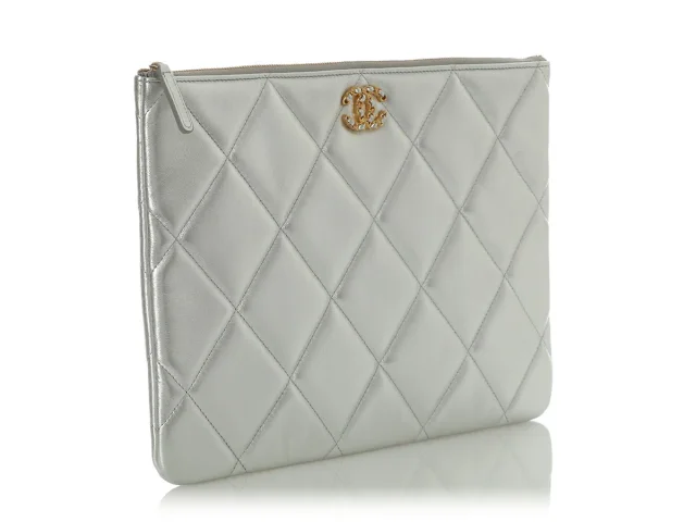 Chanel Large Metallic Silver Quilted Lambskin O Case in Silver Lambskin from Ann's Fabulous Finds, photo 5 of 9
