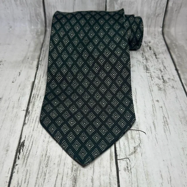 Giorgio Armani Cravatte Geometric Design Men's Necktie Italy 100% Silk Tie in green Silk from Poshmark