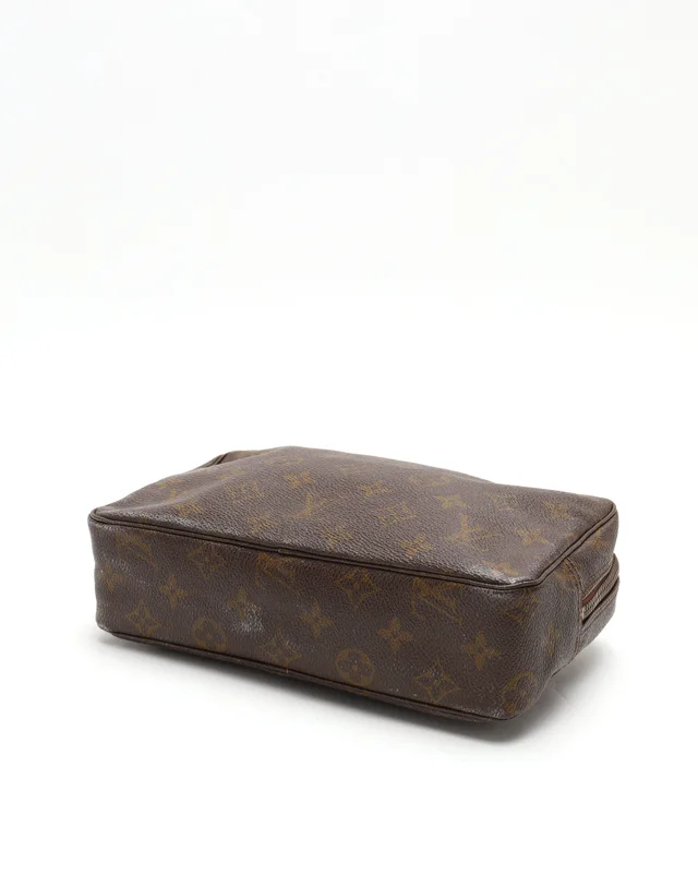 Louis Vuitton Monogram Toiletry Pouch 23 in Coated canvas from A Retro Tale, photo 4 of 6