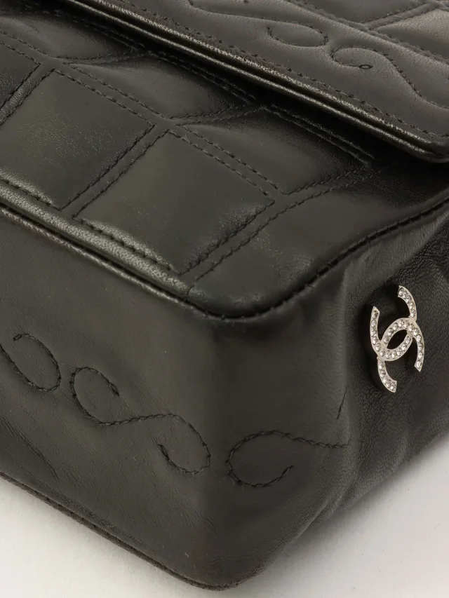 Chanel Around 2000 produced Chocolate Bar 2.55 CC Mark Chain Bag Black from VINTAGE QOO TOKYO, photo 10 of 17