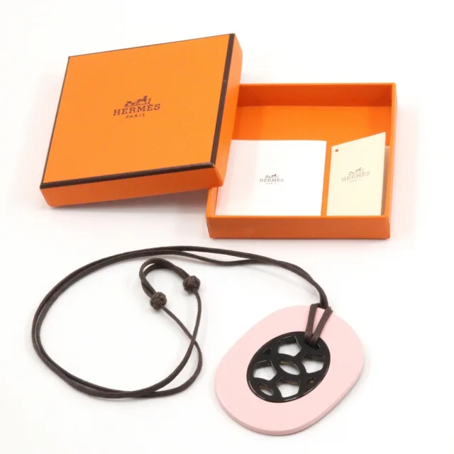 Hermès Lift GM Necklace Buffalo Horn in Pink Others from LuxUness, photo 10 of 10