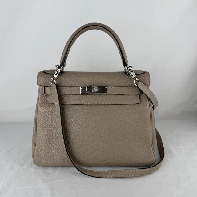 Hermès Kelly 28 Clemence Gris Tourterelle Bag in Grey Clemence leather, Palladium plated from Reowned