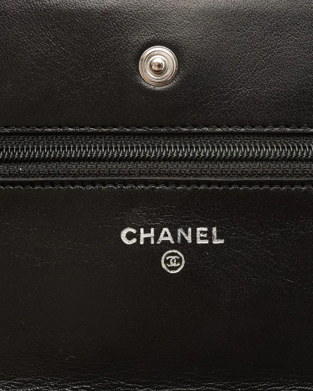 Chanel Patent Wallet On Chain Bag in Patent leather from A Retro Tale, photo 8 of 11