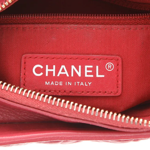 Chanel Gabrielle small crossbody bag in Pink Leather from Collector Square, photo 4 of 5