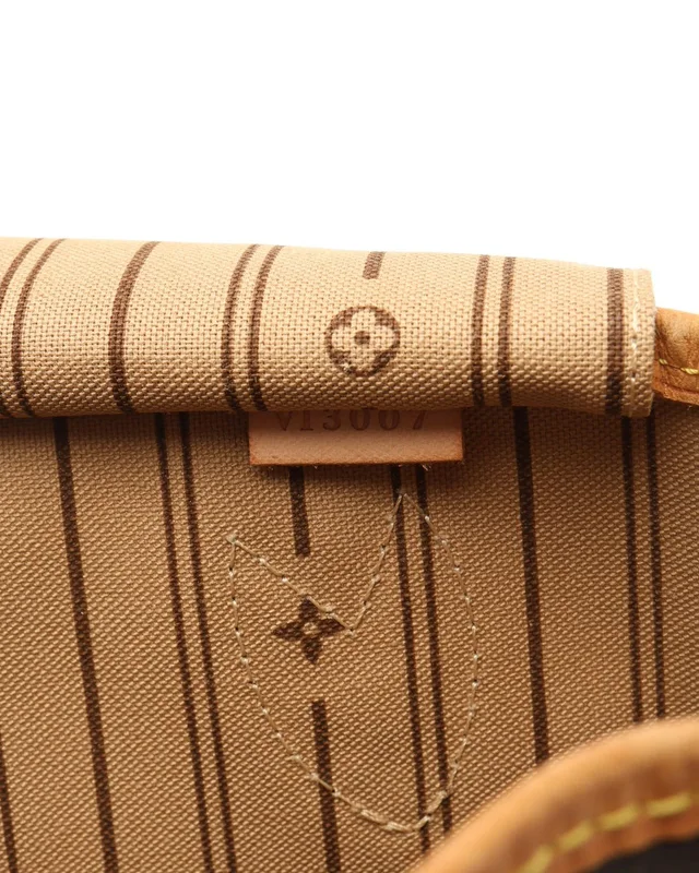 Louis Vuitton Monogram Neverfull PM Tote Bag in Coated canvas from A Retro Tale, photo 9 of 10