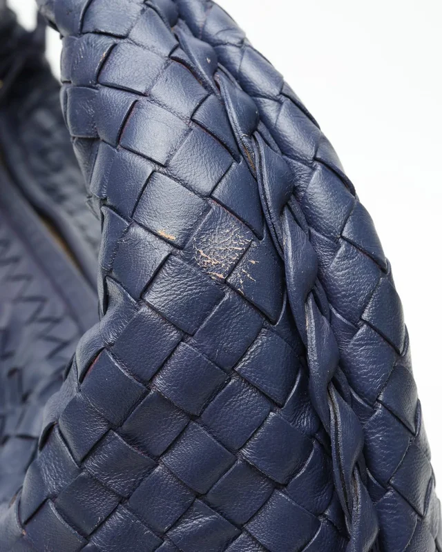 Bottega Veneta Medium Intrecciato Hobo Bag in Woven leather from A Retro Tale, photo 7 of 9
