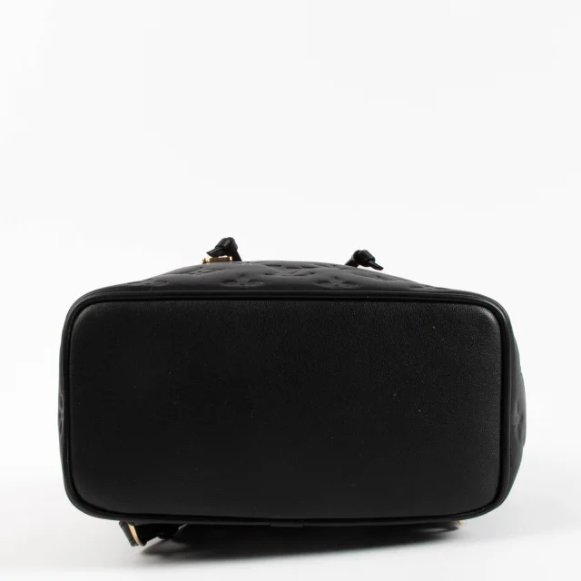 Louis Vuitton Coussin Backpack in Black Leather from Labellov, photo 5 of 8