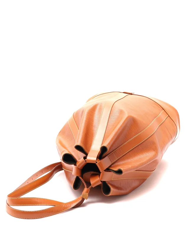 Louis Vuitton Randonnée Epi GM Bag in Leather from A Retro Tale, photo 4 of 9