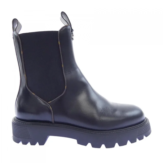 Louis Vuitton District Chelsea Boots from The Reluxe