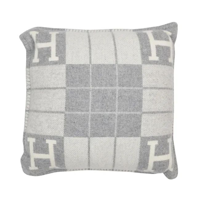 Hermès Avalon III Cushion Ecru/Gris・Claire Wool90% Cashmere10% Size PM in Grey from GALLERY RARE, photo 3 of 8