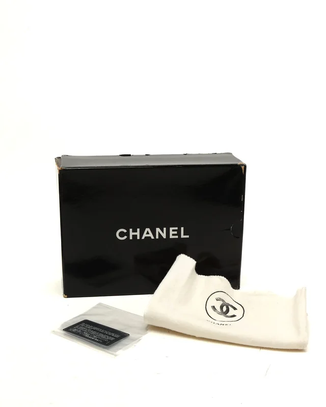 Chanel Classic Medium Double Flap Bag in Lambskin from A Retro Tale, photo 10 of 11