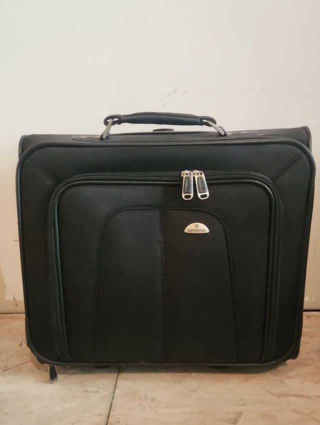 Samsonite Laptop Briefcase With Front Pocket And Side Laptop Access in black from Poshmark
