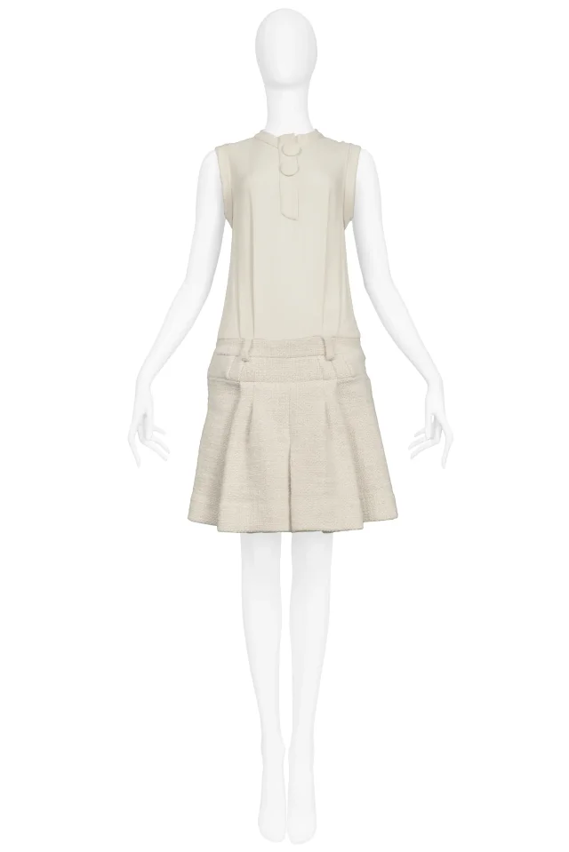 Balenciaga By Ghesquiere Off-white Box Pleat Dress 2006 in White Silk from Resurrection Vintage, photo 3 of 6