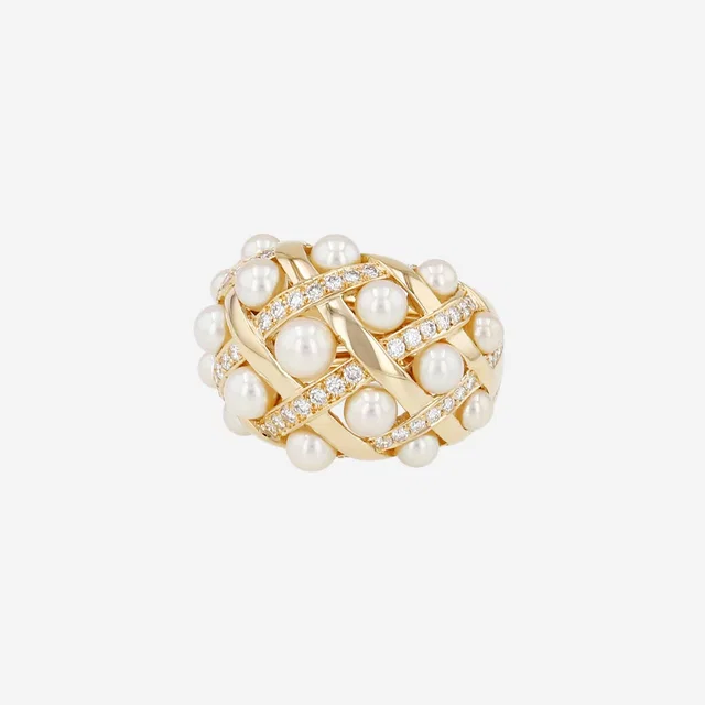 Chanel Baroque ring, large size, in yellow gold, with cultured pearls and diamonds in Yellow from Collector Square