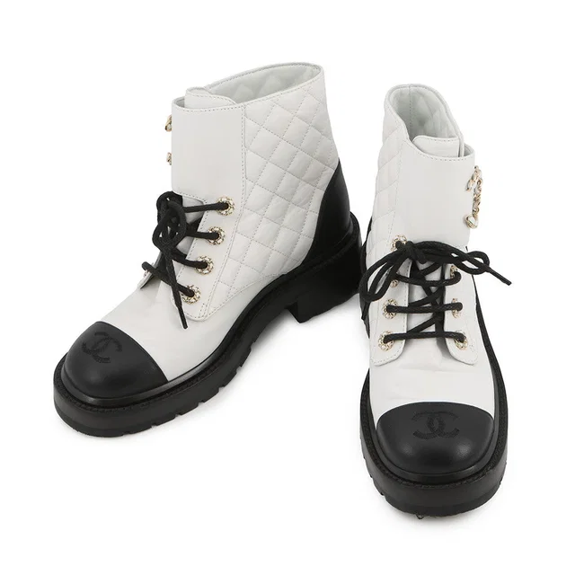 Chanel CC Logo High-Top Sneakers White/BlackG36424 Leather Size 36H in White Leather from GALLERY RARE