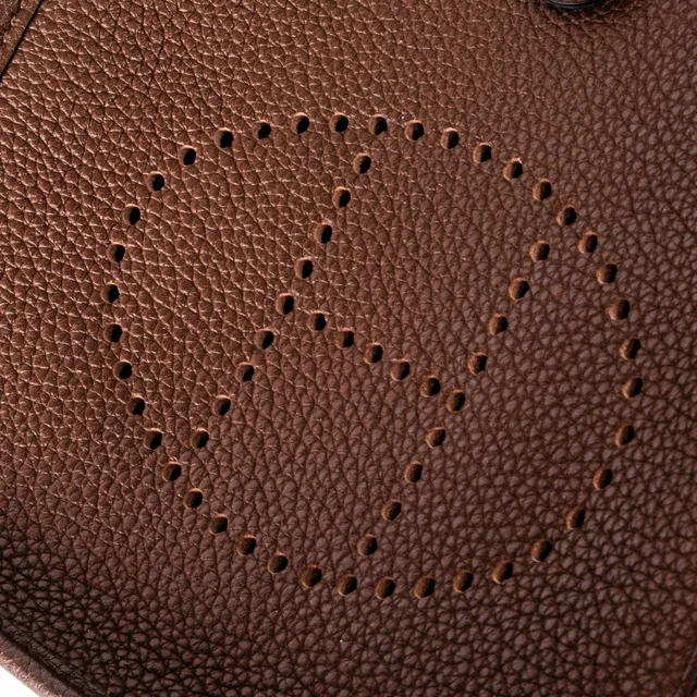 Hermès Evelyne 16 Cacao Clemence PHW in Clemence leather from Labellov, photo 7 of 8