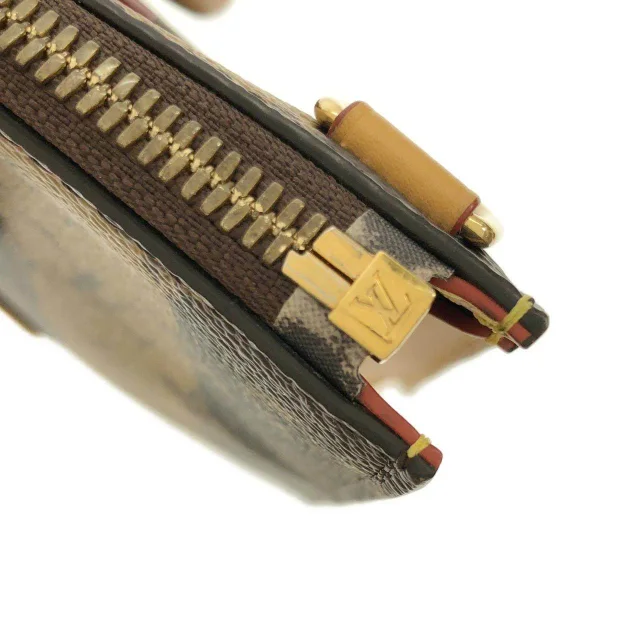 Louis Vuitton Sac Plat Messenger Monogram Shoulder Bag in Brown Canvas from LuxUness, photo 5 of 9