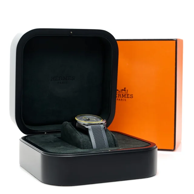 Hermès Graphene Nickel Rubber 39mm H08 Automatic Watch Noir in Black from FASHIONPHILE, photo 5 of 5