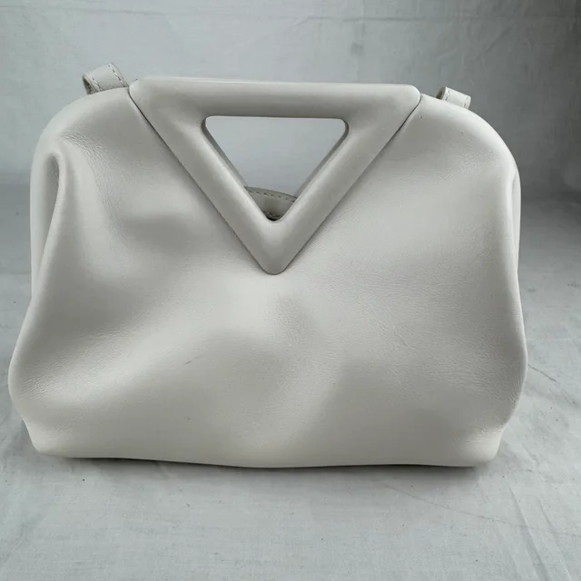 Bottega Veneta Small V Point Bag in buffet leather from Reowned, photo 4 of 8