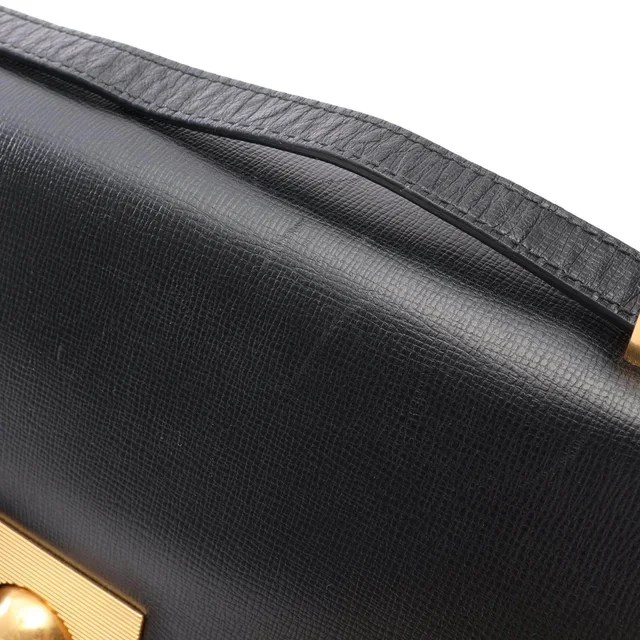 Bottega Veneta The Classic Leather Shoulder Bag in Leather from LuxUness, photo 6 of 10