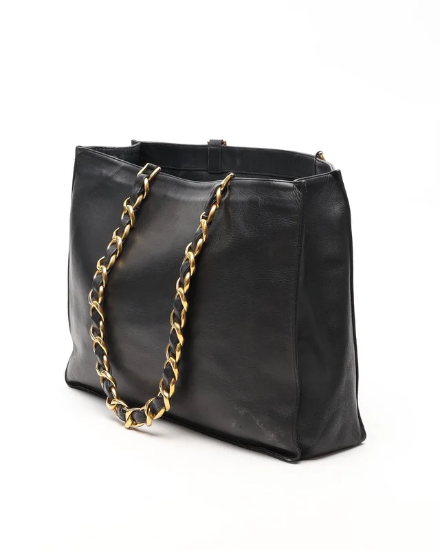Chanel CC Chain Tote Bag in Leather from A Retro Tale, photo 3 of 17