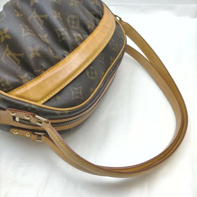 Louis Vuitton Limited Edition Monogram Kara Shoulder bag in Leather from Bagriculture