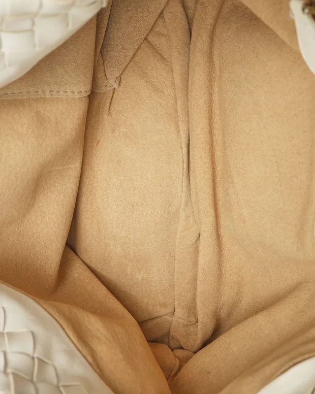 Bottega Veneta Intrecciato Capri Small Bag in Woven leather from A Retro Tale, photo 8 of 9