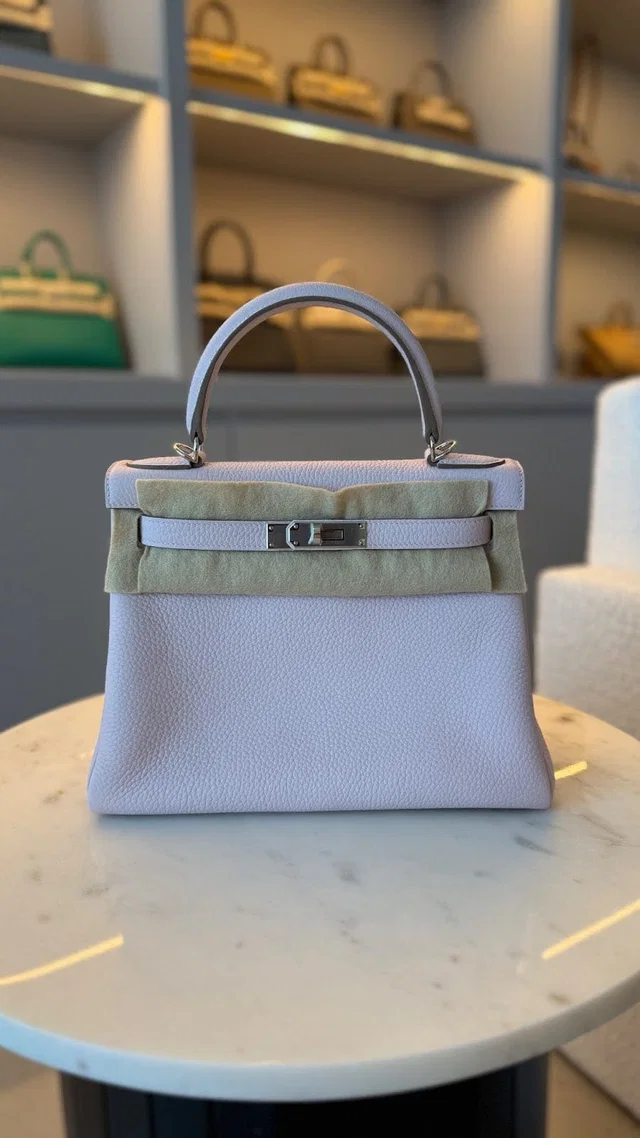 Hermès Kelly 28 Mauve Pale Tourillon Clemence in Clemence leather from Luxury Promise