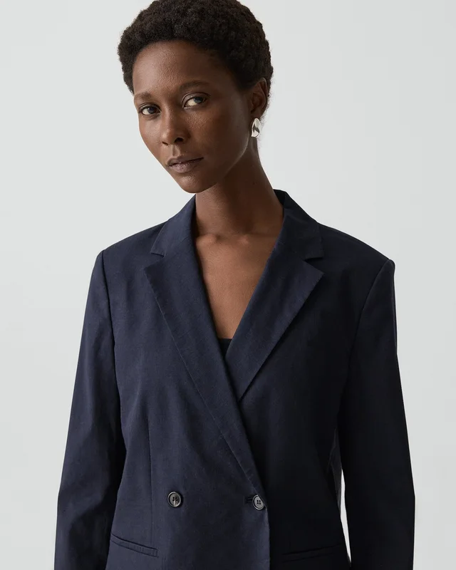 Theory Vented Double-Breasted Blazer in Good Linen in MIDNIGHT NAVY, photo 12 of 14 from Theory