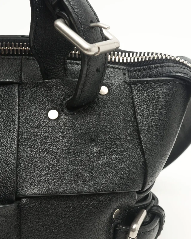 Bottega Veneta Maxi Intrecciato Arco Tool Bag in Woven leather from A Retro Tale, photo 6 of 9
