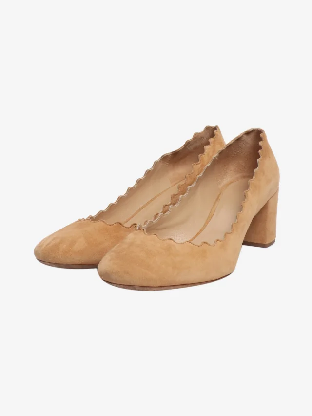 Chloé Beige Lauren suede scalloped-edge pumps - size EU 40.5 in Beige Suede from Sign of the Times, photo 2 of 6