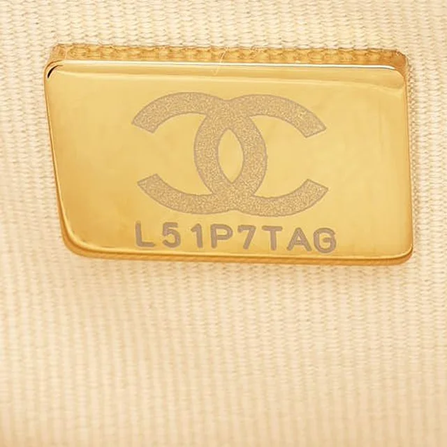 Chanel Medium Wavy CC Bag in Leather from A Retro Tale, photo 12 of 13