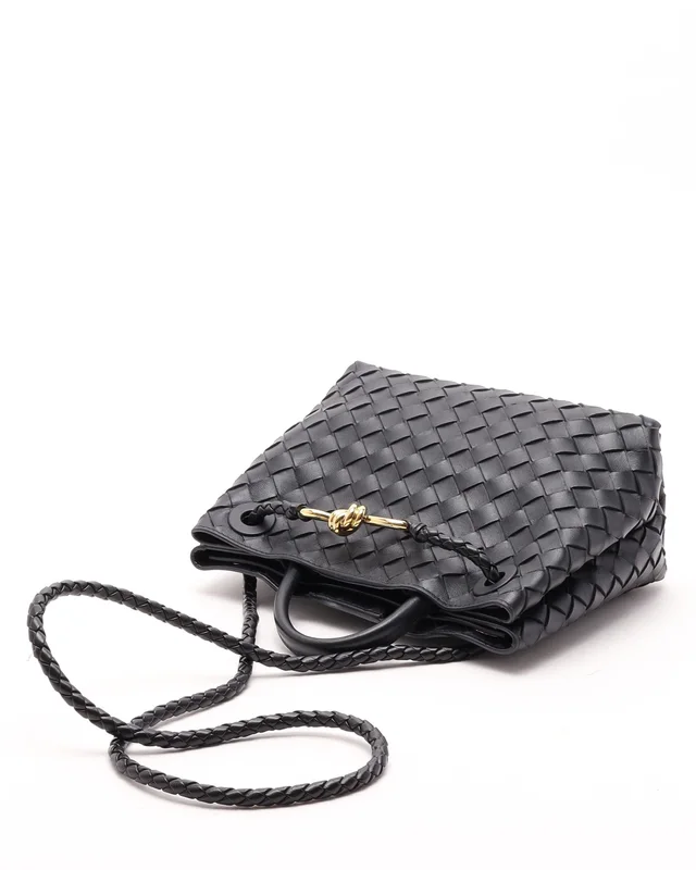 Bottega Veneta Intrecciato Small Andiamo Bag in Woven leather from A Retro Tale, photo 5 of 9