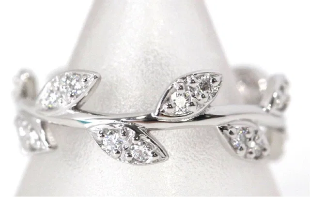 Paloma Picasso 18k White Gold Olive Leaf Ring | Tiffany & Co. | Buy at in White from Truefacet