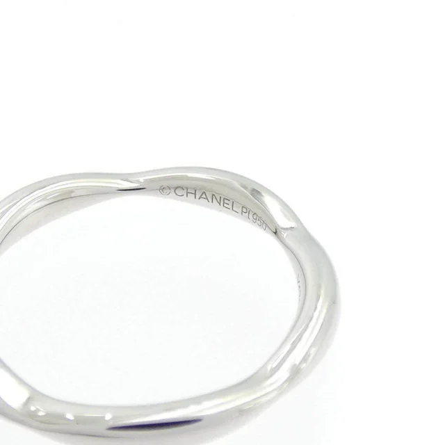 Chanel Camellia Half Eternity Platinum Ring Size 47 in Silver Platinum 950 (Pt950) from LuxUness, photo 4 of 5