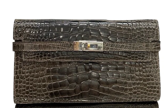 Hermès Kelly Long Wallet with PHW from Luxury Promise