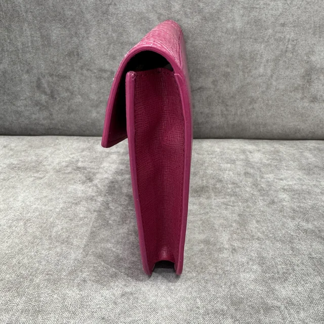 Fendi 2Jours Small Fuchsia Envelope Clutch Bag in Pink calfskin, Metal, smooth calfskin from Reowned, photo 2 of 10