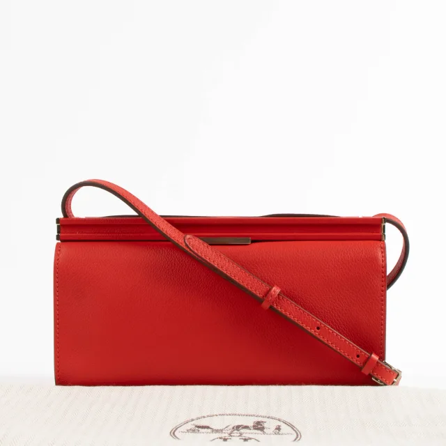 Hermès Clic H 21 Rouge Piment Evercolor GHW Bag in Red Leather from Labellov, photo 2 of 9