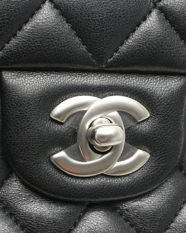 Chanel Classic Medium Double Flap Bag in Woven leather from A Retro Tale, photo 7 of 11