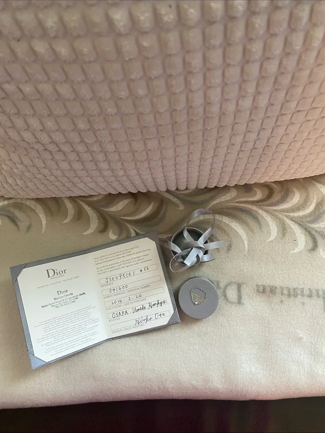 Mimirose Dior 18k White Gold Diamond in gray from Poshmark, photo 1 of 1