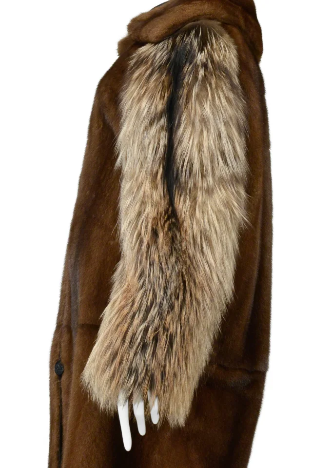 Balenciaga By Demna Gvasalia Mink & Fox Fur Coat With Detachable Collar 2016 in Silk from Resurrection Vintage, photo 7 of 14