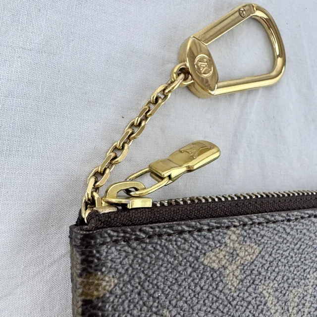 Louis Vuitton Key Pouch in Canvas, coated canvas, Metal from Reowned, photo 2 of 7