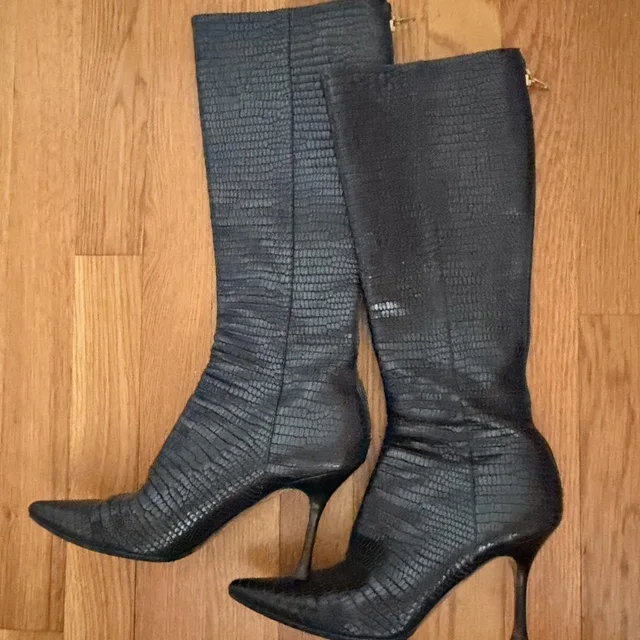 Jimmy Choo Women's Ankle Boots - Black - US 6 in black Crocodile from Depop, photo 1 of 1