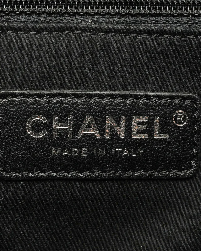 Chanel CC Caviar Accordion Bucket Bag in Caviar leather from A Retro Tale, photo 7 of 9