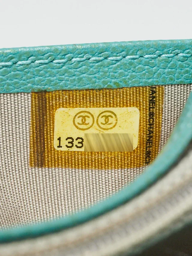 Chanel Green Leather Camellia Long Wallet in Green Leather from Yoogis, photo 10 of 10
