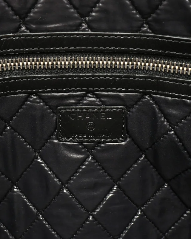 Chanel Feministe Mais Feminine Clutch Bag in Leather from A Retro Tale, photo 5 of 6